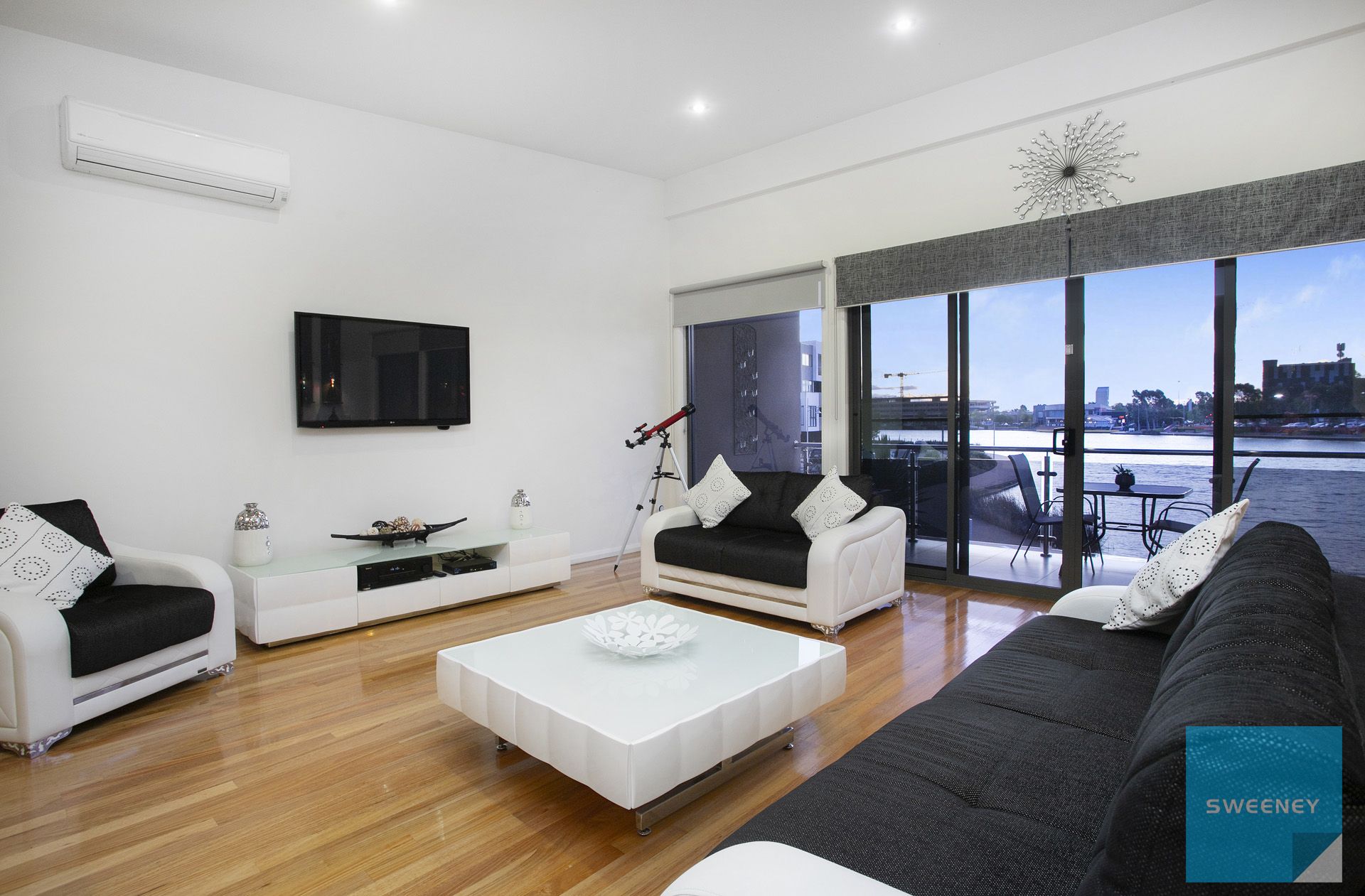 5 Caravel Lane, CAROLINE SPRINGS Sweeney Estate Agents