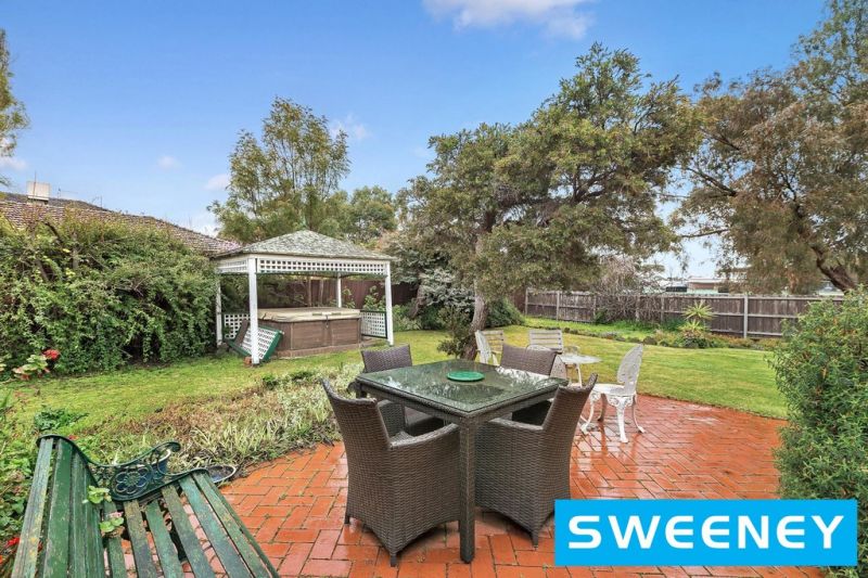 12 McIntyre Drive, ALTONA Sweeney Estate Agents