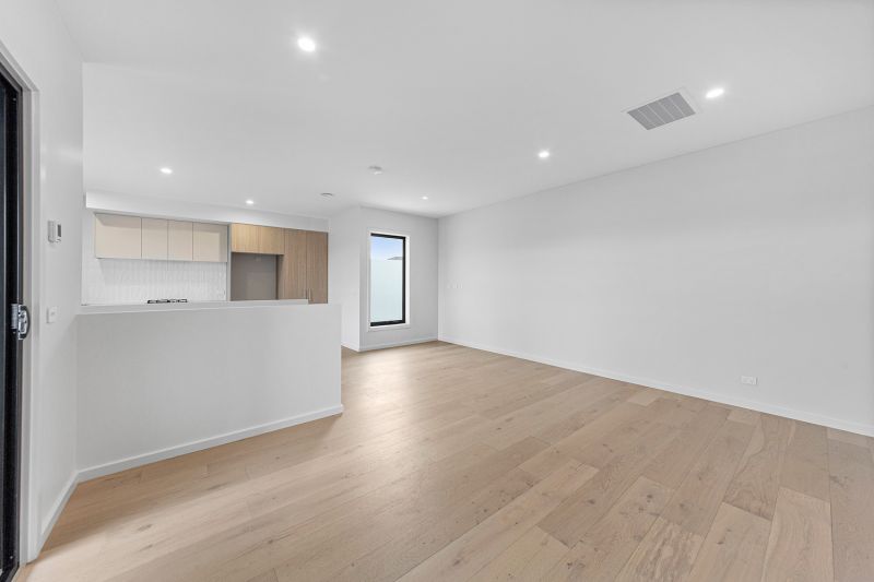 48 Grande Belmond Avenue, Clyde OBrien Real Estate