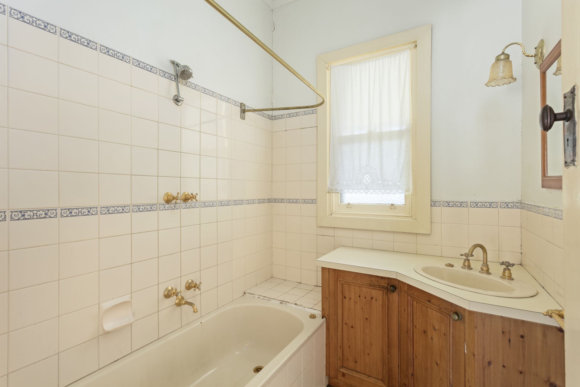 11 Pyke Street, Quarry Hill DCK Real Estate