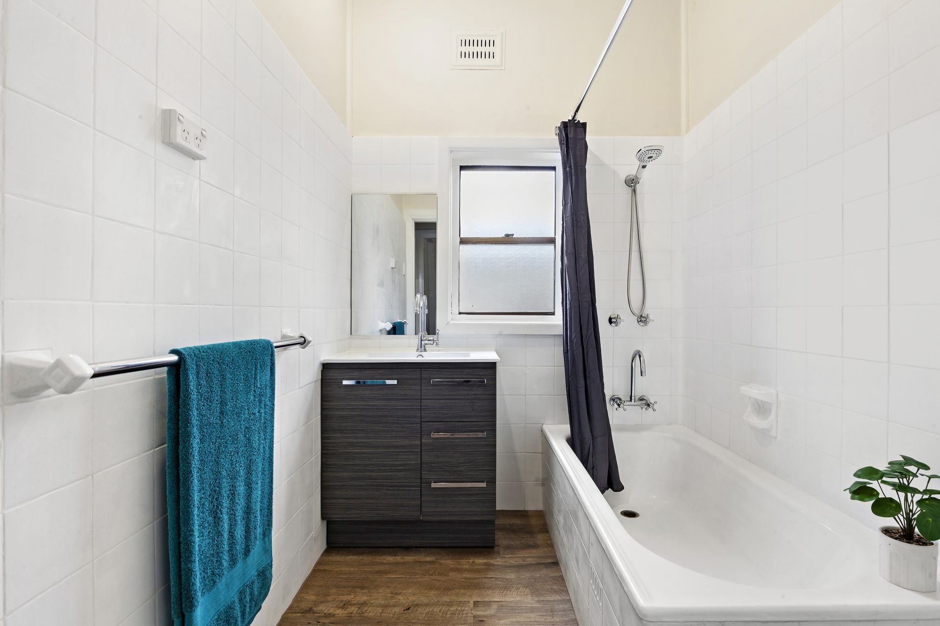 Real Estate For Sale 20 Bruce Road Warrawong , NSW