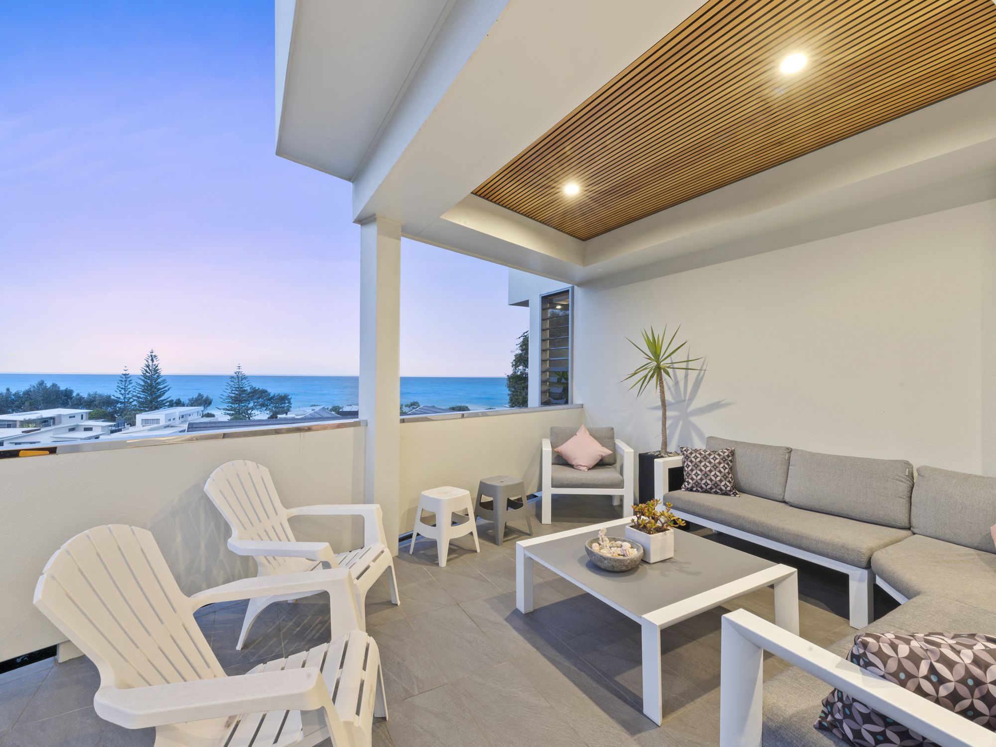 For Sale 6 Beachview Drive Sapphire Beach , NSW