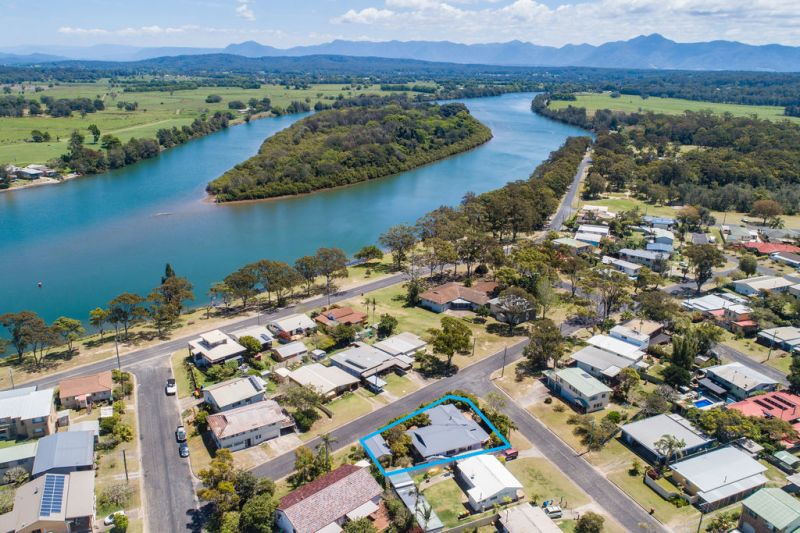 Real Estate For Sale 9 Grevillea Avenue Mylestom , NSW