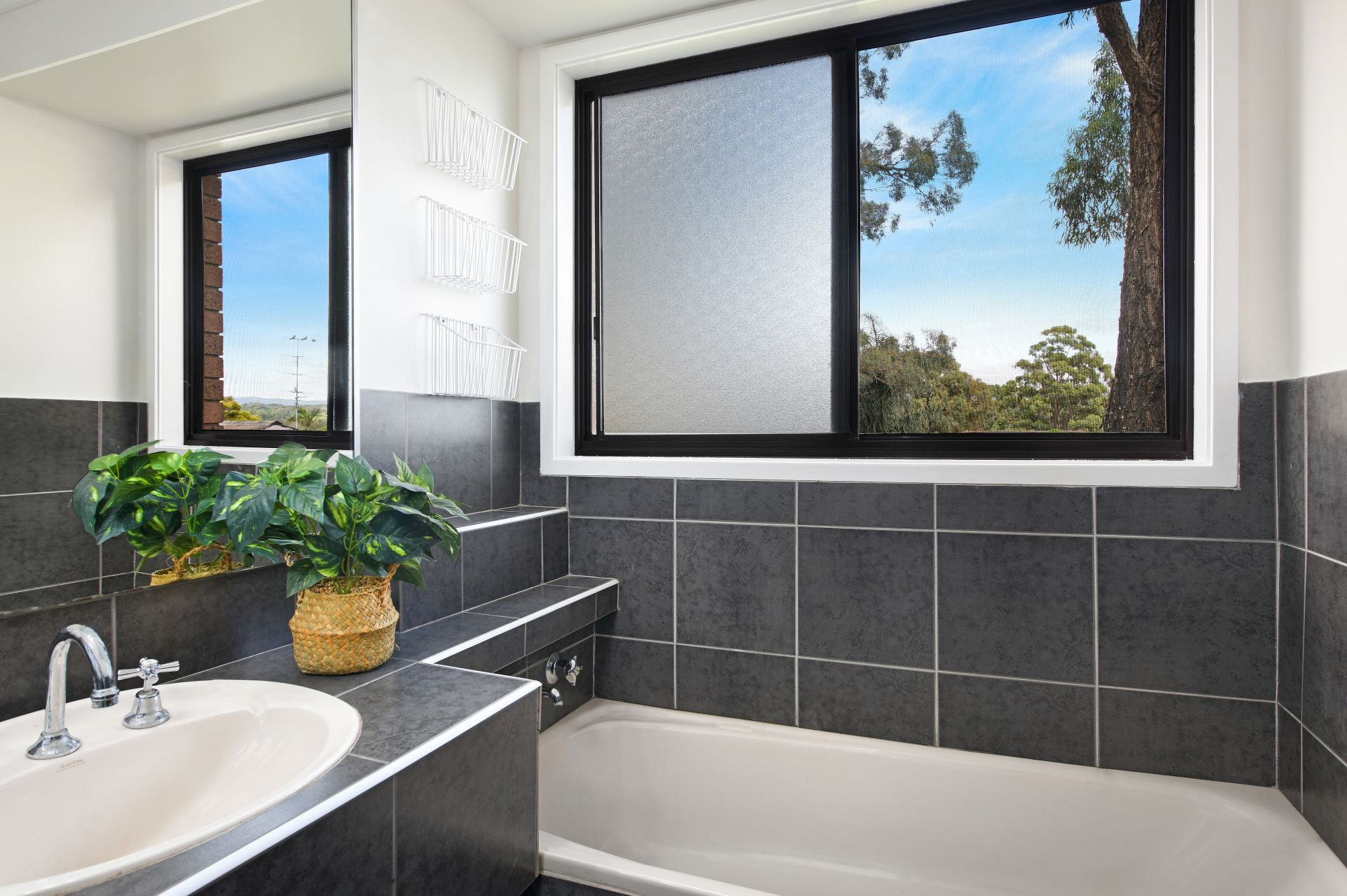 4 Alexander Avenue, Kiama Downs First National Coast & Country Real