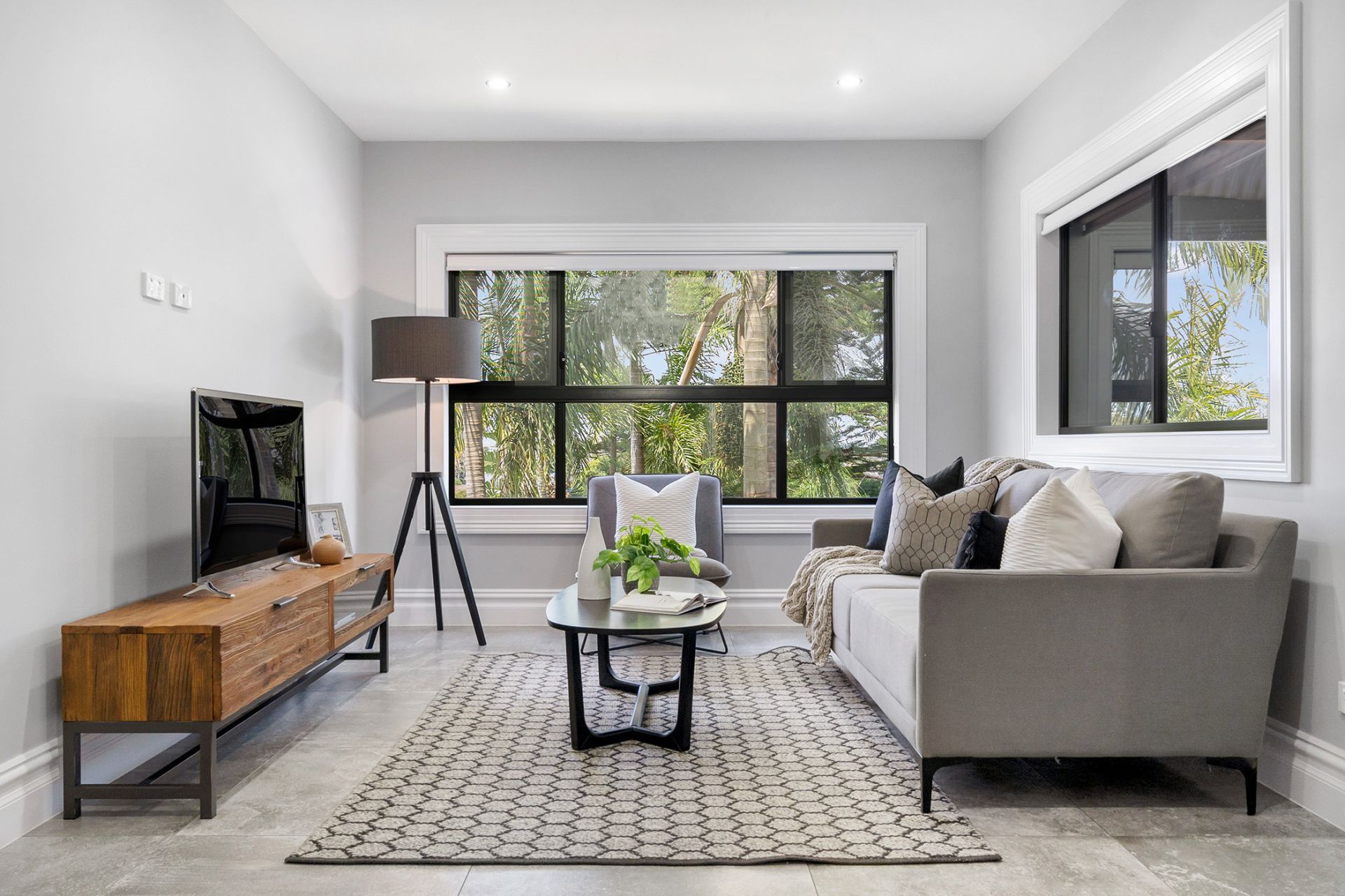 24 Street, Sylvania Luxe Agency by Maurice Maroon