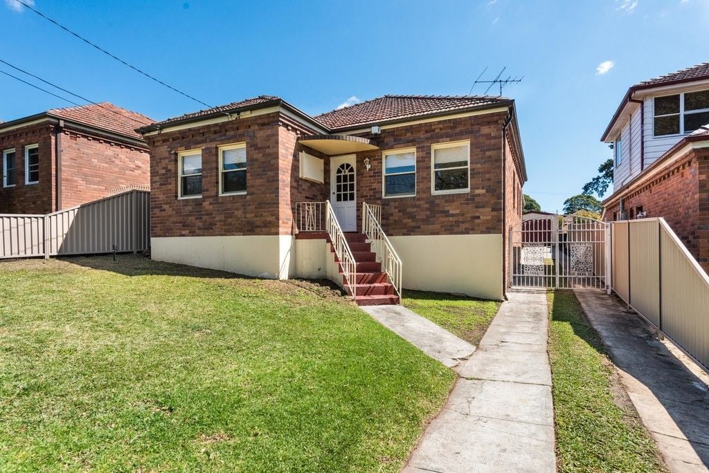 Real Estate For Lease 11 Ada Street Bexley , NSW