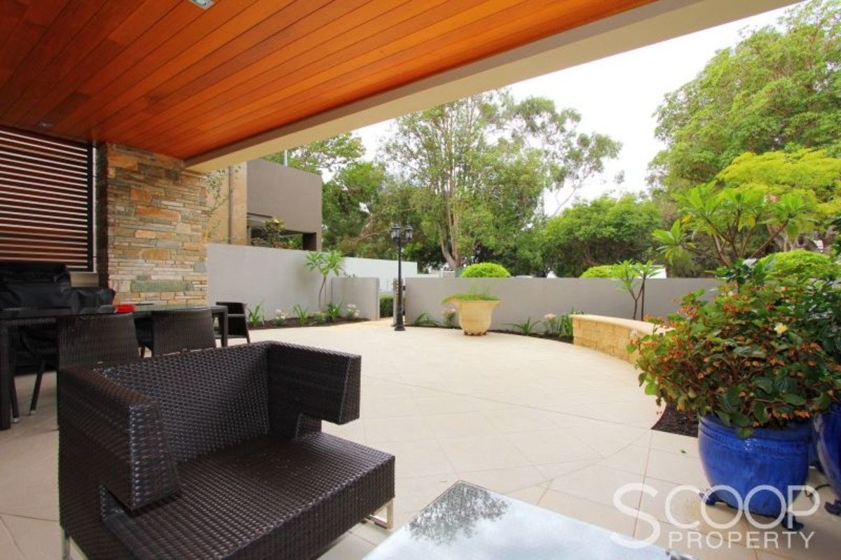 Real Estate For Sale 1/5 The Avenue Crawley , WA