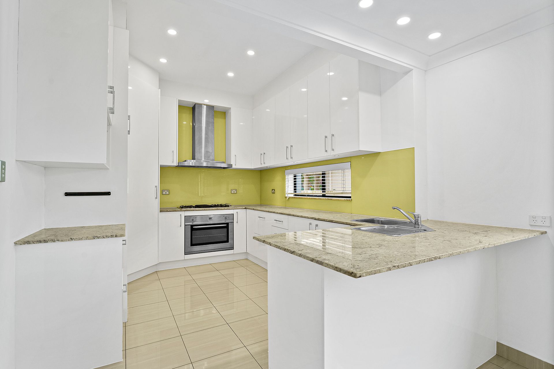 Real Estate For Lease 16 Kenyon Road Bexley , NSW