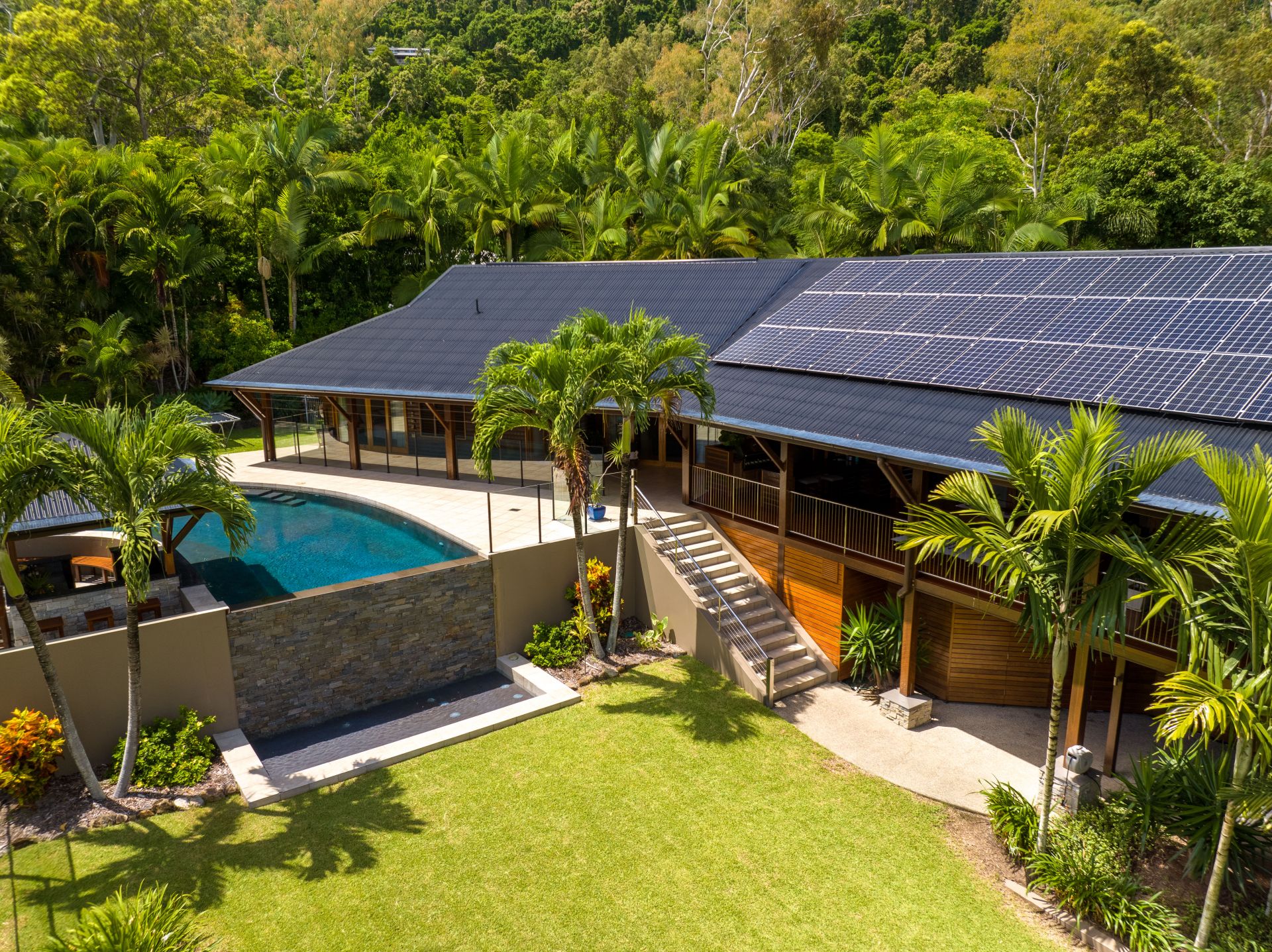 37 Ridge View Road, Cannonvale Taylors Property Specialists