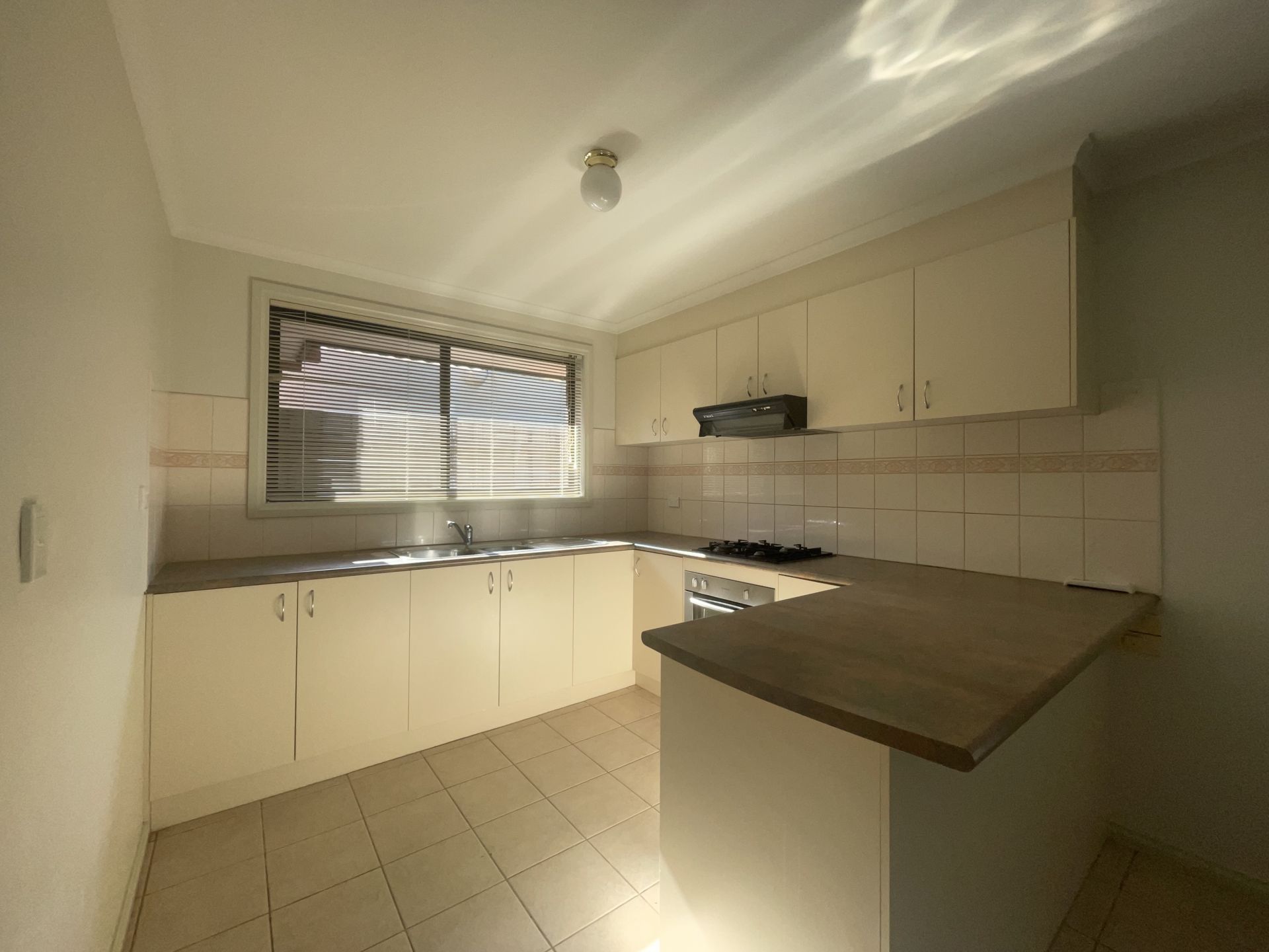 1/15 Sommers Drive, ALTONA MEADOWS Sweeney Estate Agents