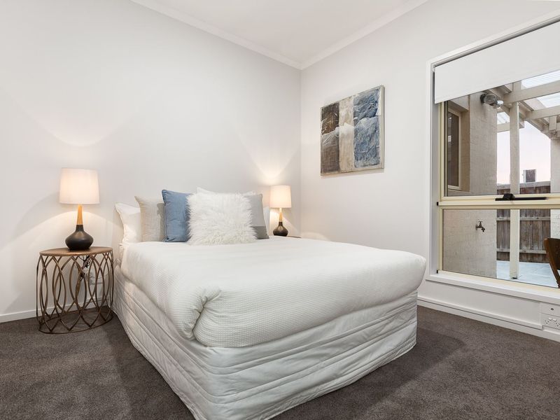 Real Estate For Sale 2/42 Shandon Street Mornington , VIC