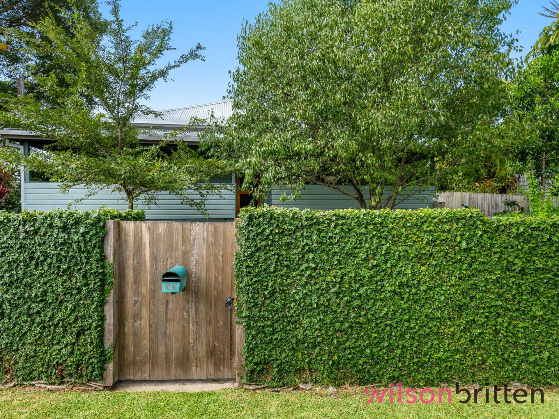 66 Macquarie Street, Morisset Wilson & Britten