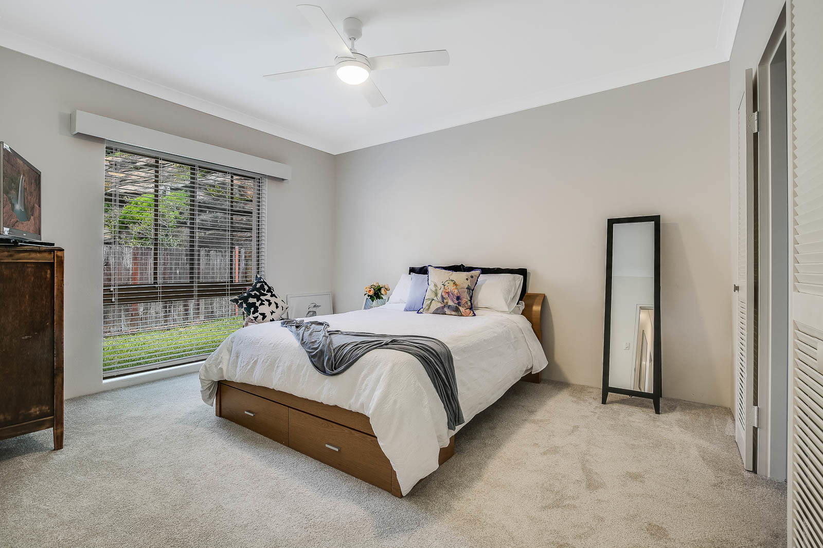 Real Estate For Sale 55 Undercliff Road Freshwater , NSW