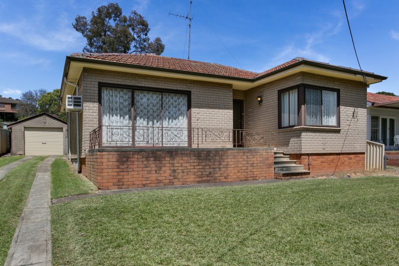 Real Estate For Sale 35 Farnsworth Avenue Campbelltown , NSW