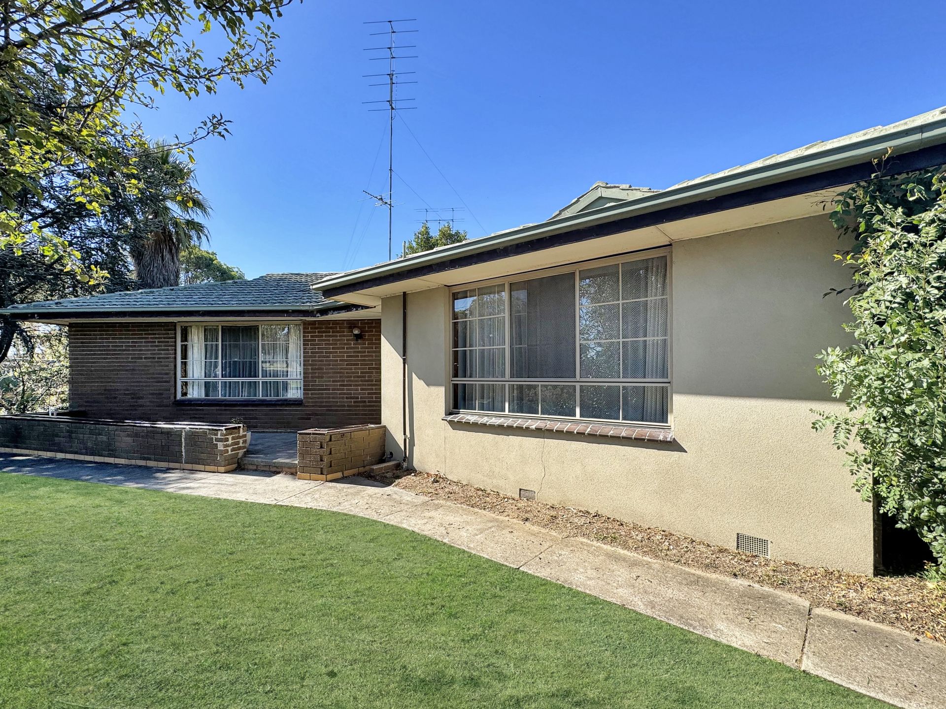 33 Whitelaw Avenue, Ballarat Real Estate Pty Ltd