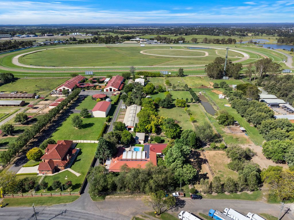 Real Estate For Sale 131 Racecourse Road Clarendon , NSW