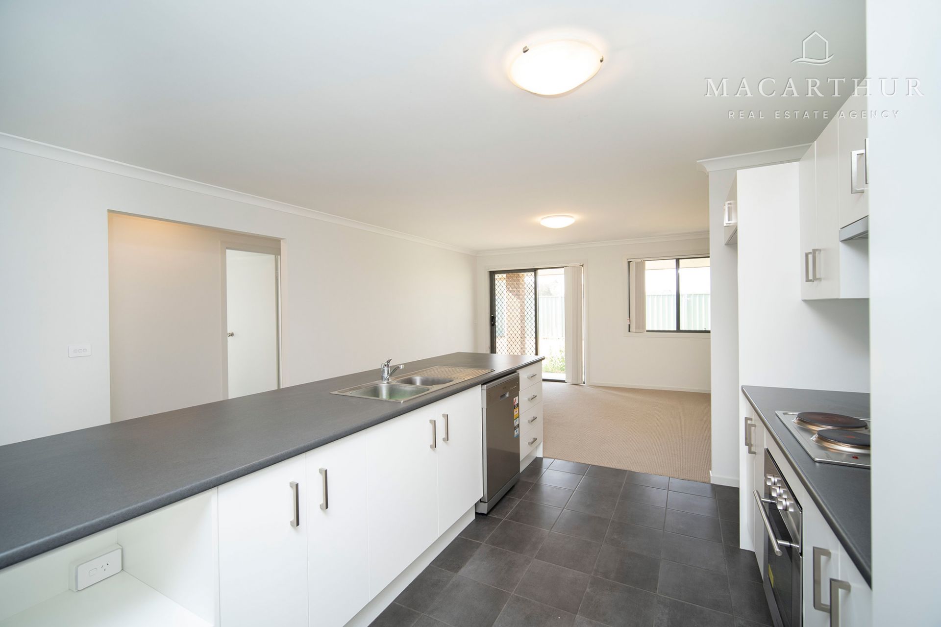 5 & 5A Hazelwood Drive, Forest Hill Macarthur Real Estate Agency