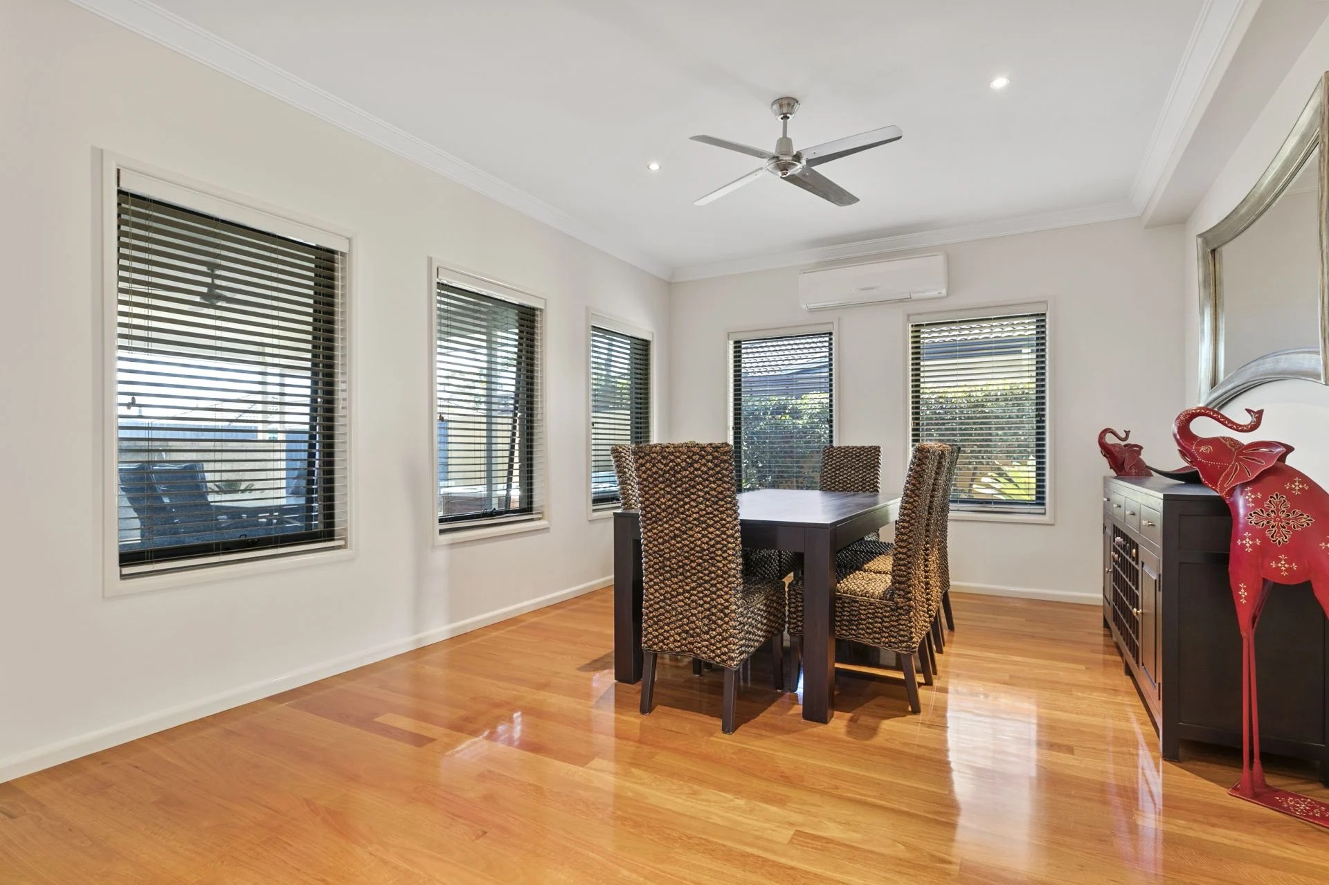 Real Estate For Sale 4 Hedge Court Aspley , QLD