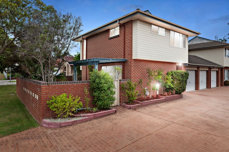 Real Estate For Sale 1/4 Robb Street Belmont , NSW