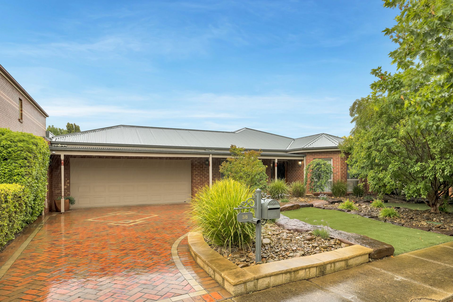 38 River Run Drive, Werribee OBrien Real Estate