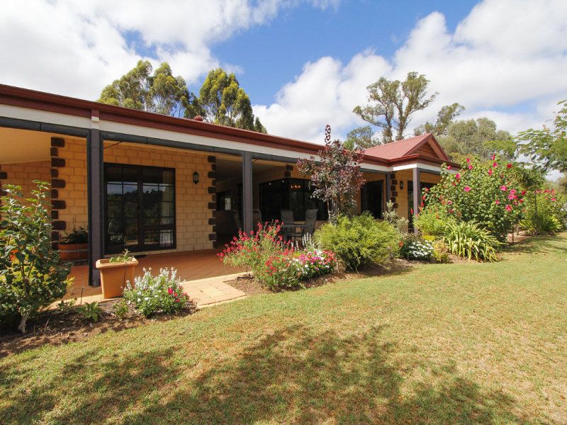Real Estate For Sale 7 East Blackwood Terrace Bridgetown , WA