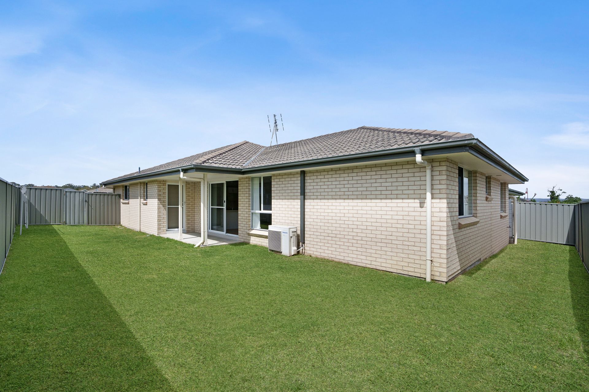 Real Estate For Sale 14 Violet Road Hamlyn Terrace , NSW