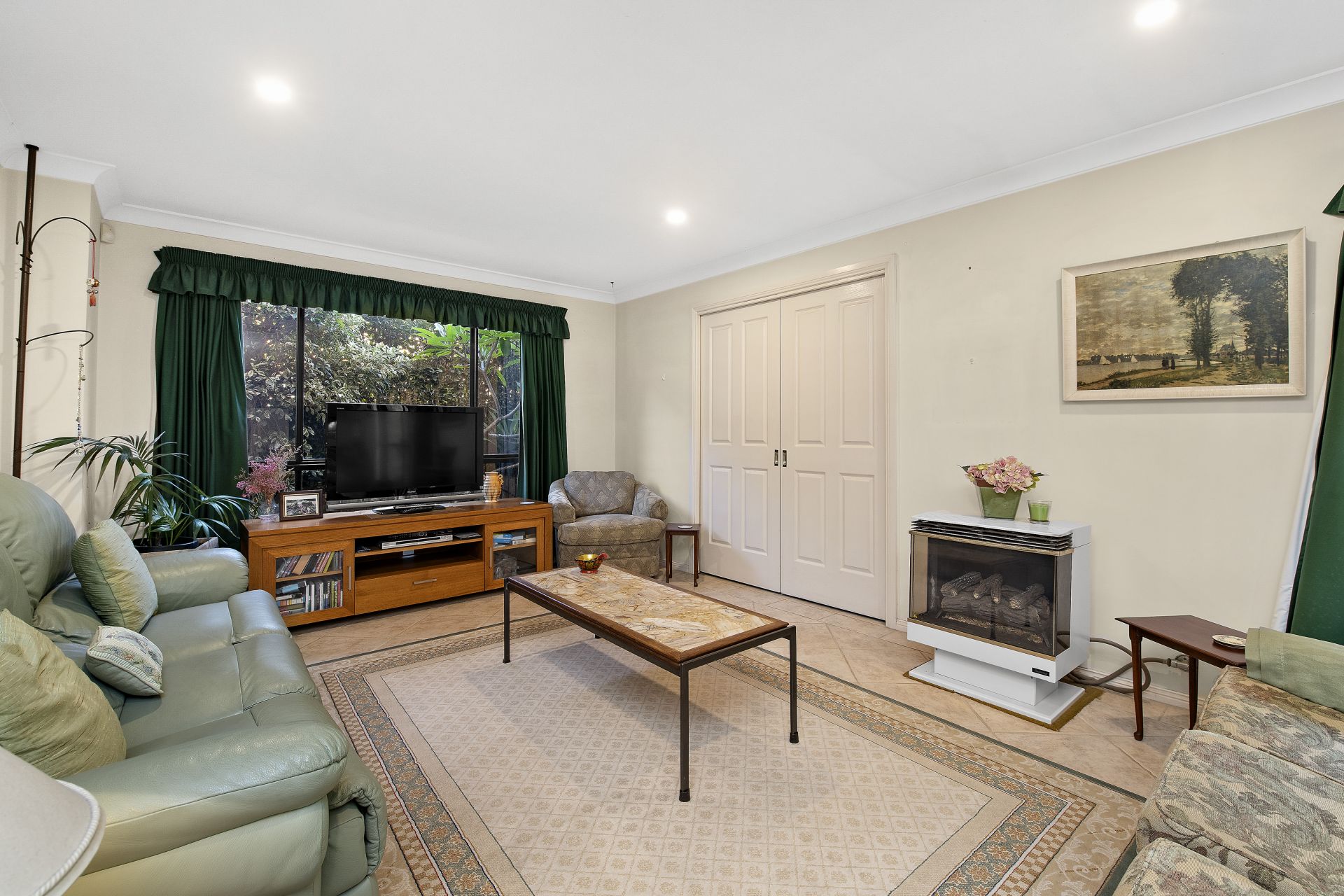 Real Estate For Sale 27 Macquarie Links Drive Macquarie Links , NSW