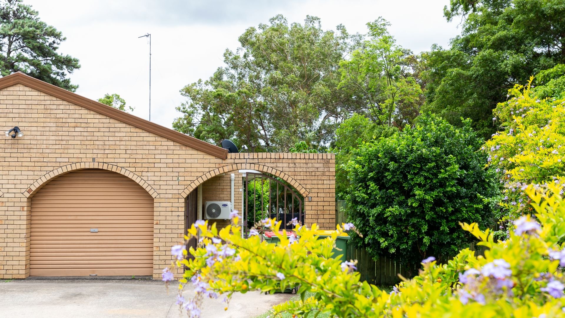 2/16 Davebill Court, LABRADOR Crown Realty International