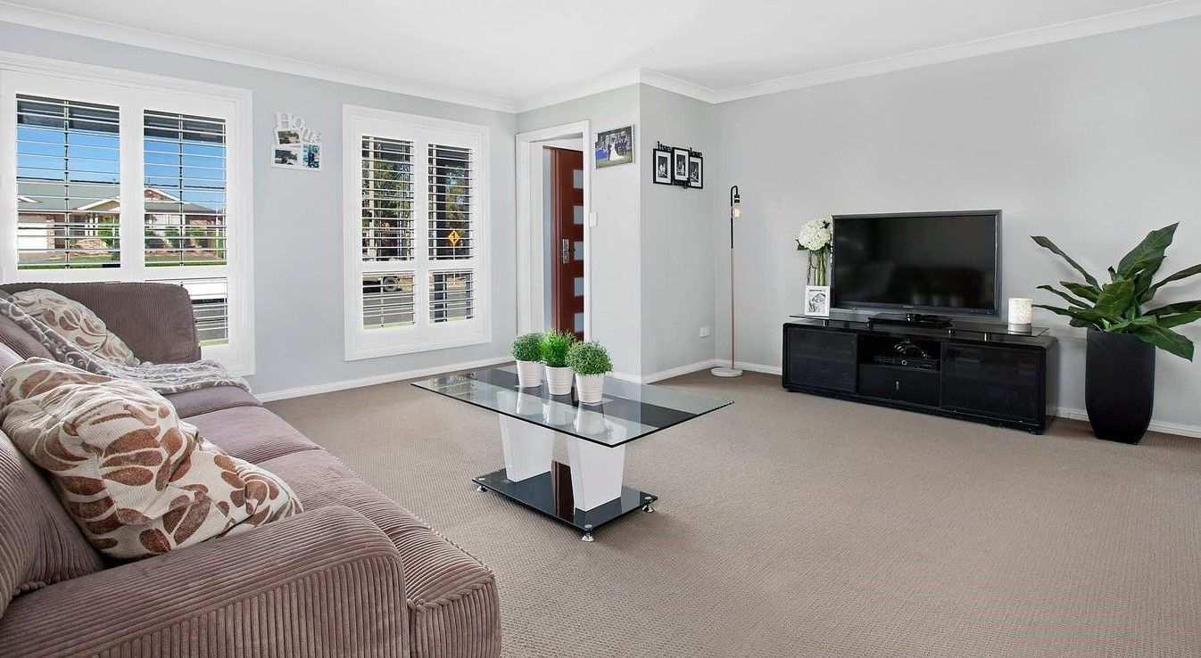 Real Estate For Lease 8 Wolseley Road Mcgraths Hill , NSW