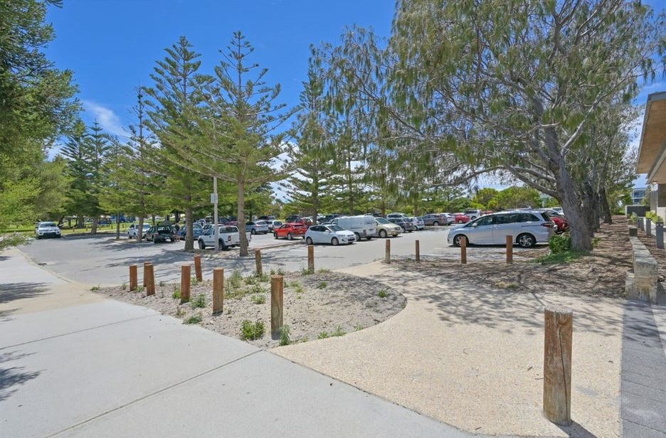 Real Estate For Commercial Sale 21 Ocean Drive North Coogee , WA