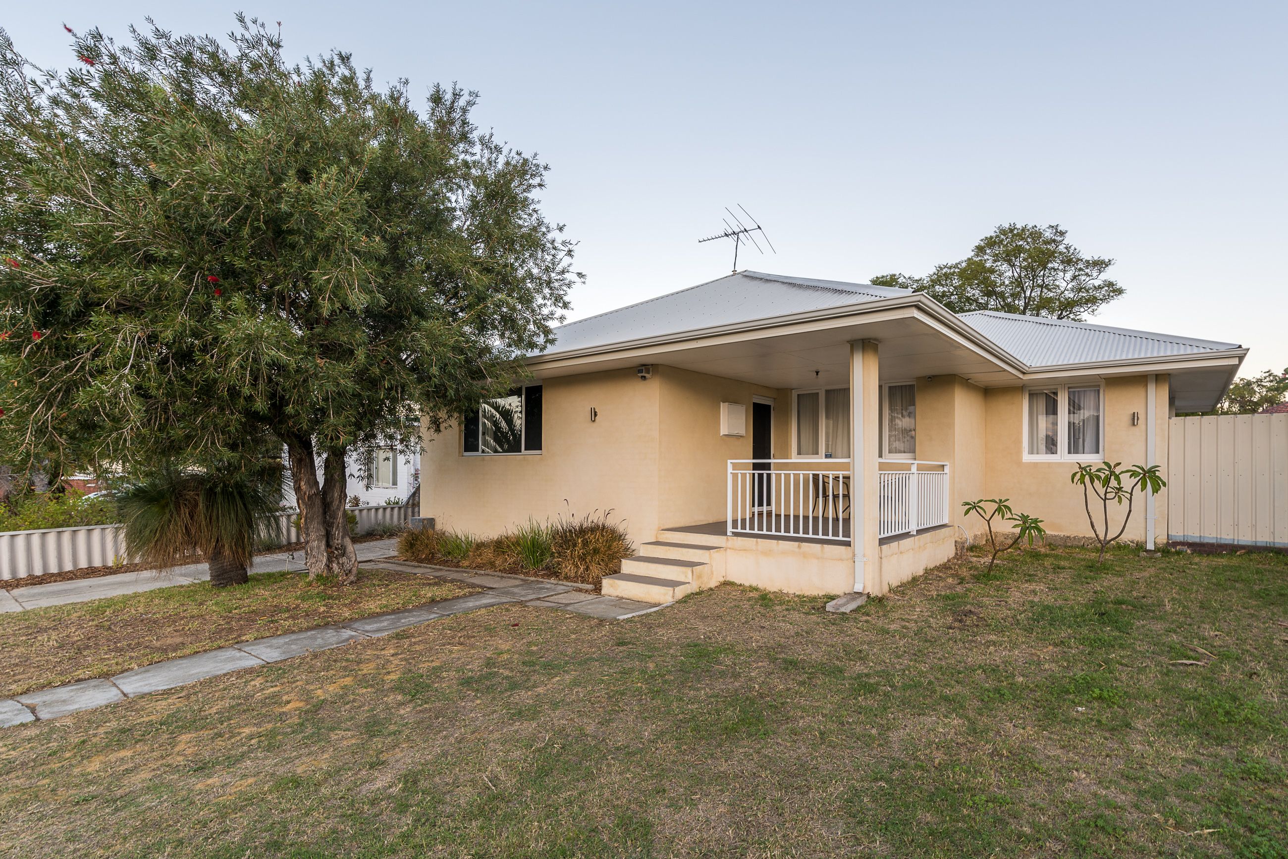 Real Estate For Sale 25 Treeby Street Coolbellup , WA