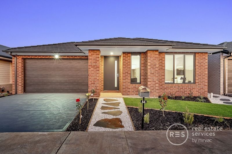 Real Estate For Sale 44 Grovedon Circuit Donnybrook , VIC