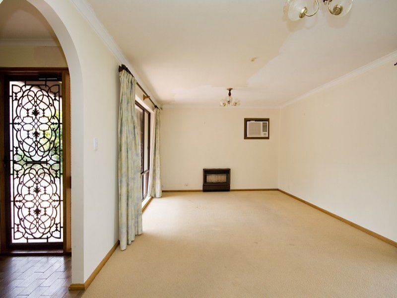 Real Estate For Sale 27 ROBERTSON CRESCENT Redwood Park , SA