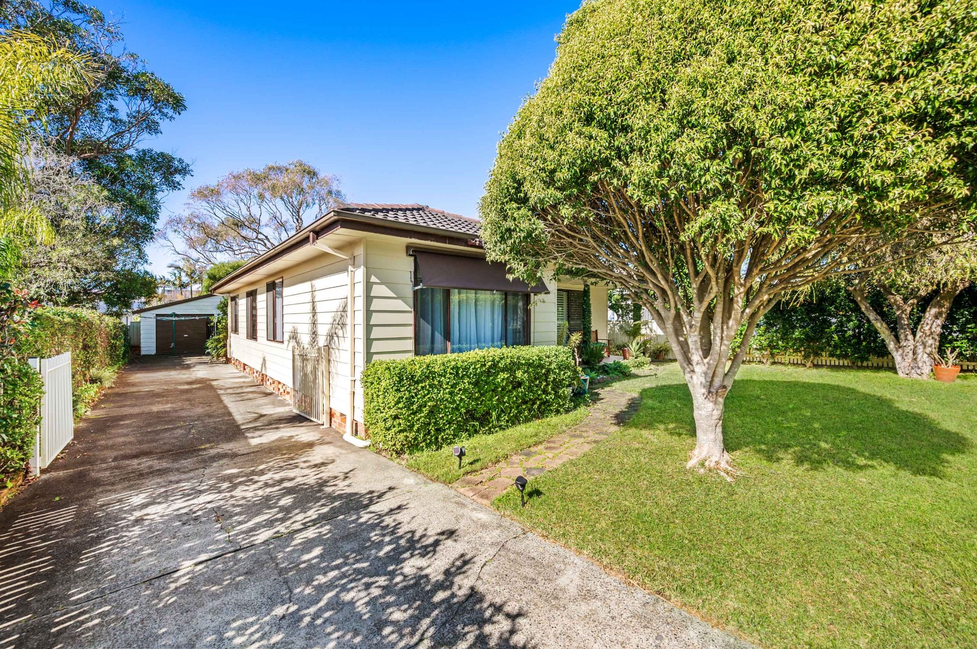 105 Park Avenue, Caves Beach 3Realty Lake Macquarie