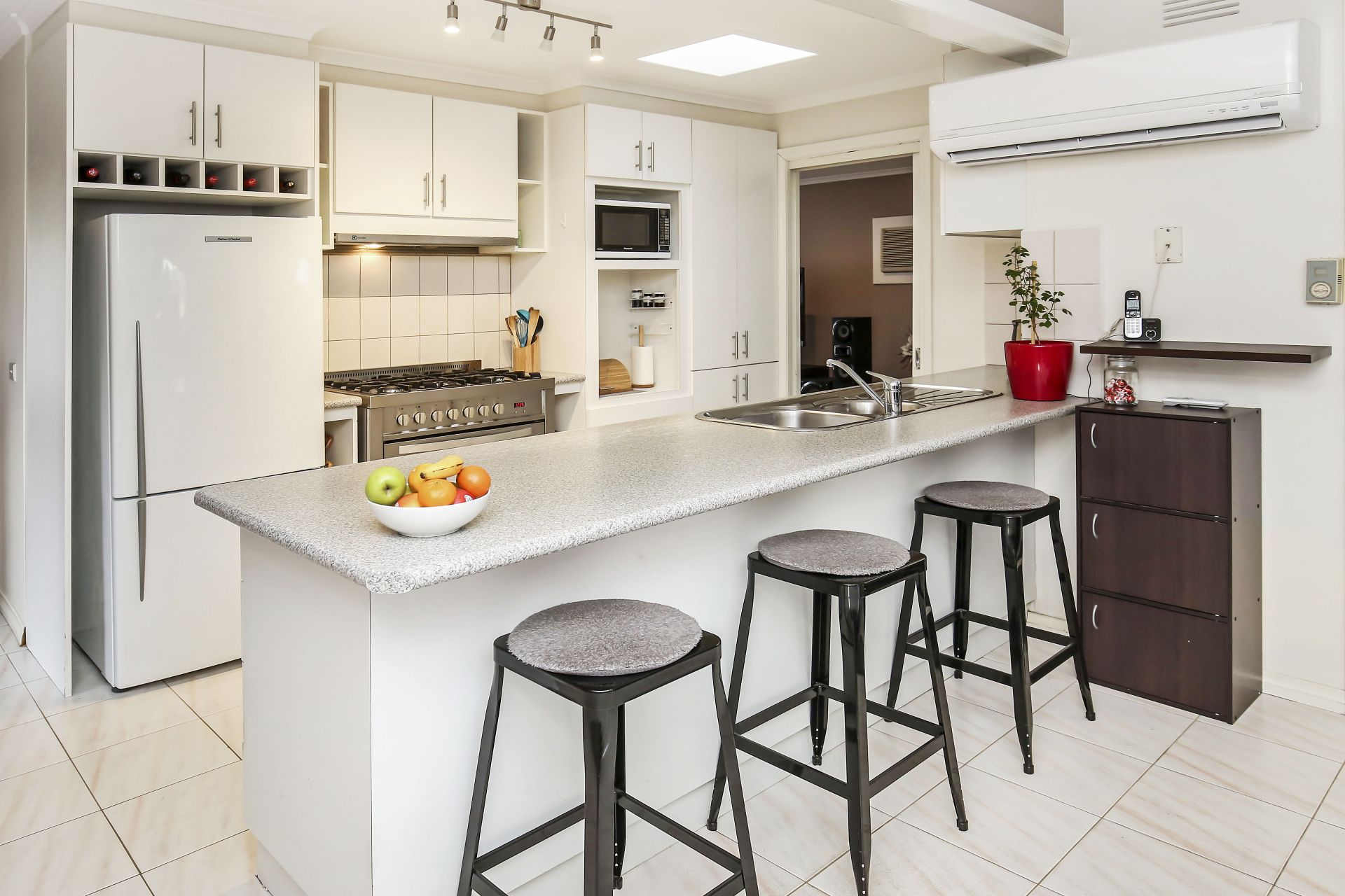 Real Estate For Sale 9 Mindoro Crescent Lalor , VIC