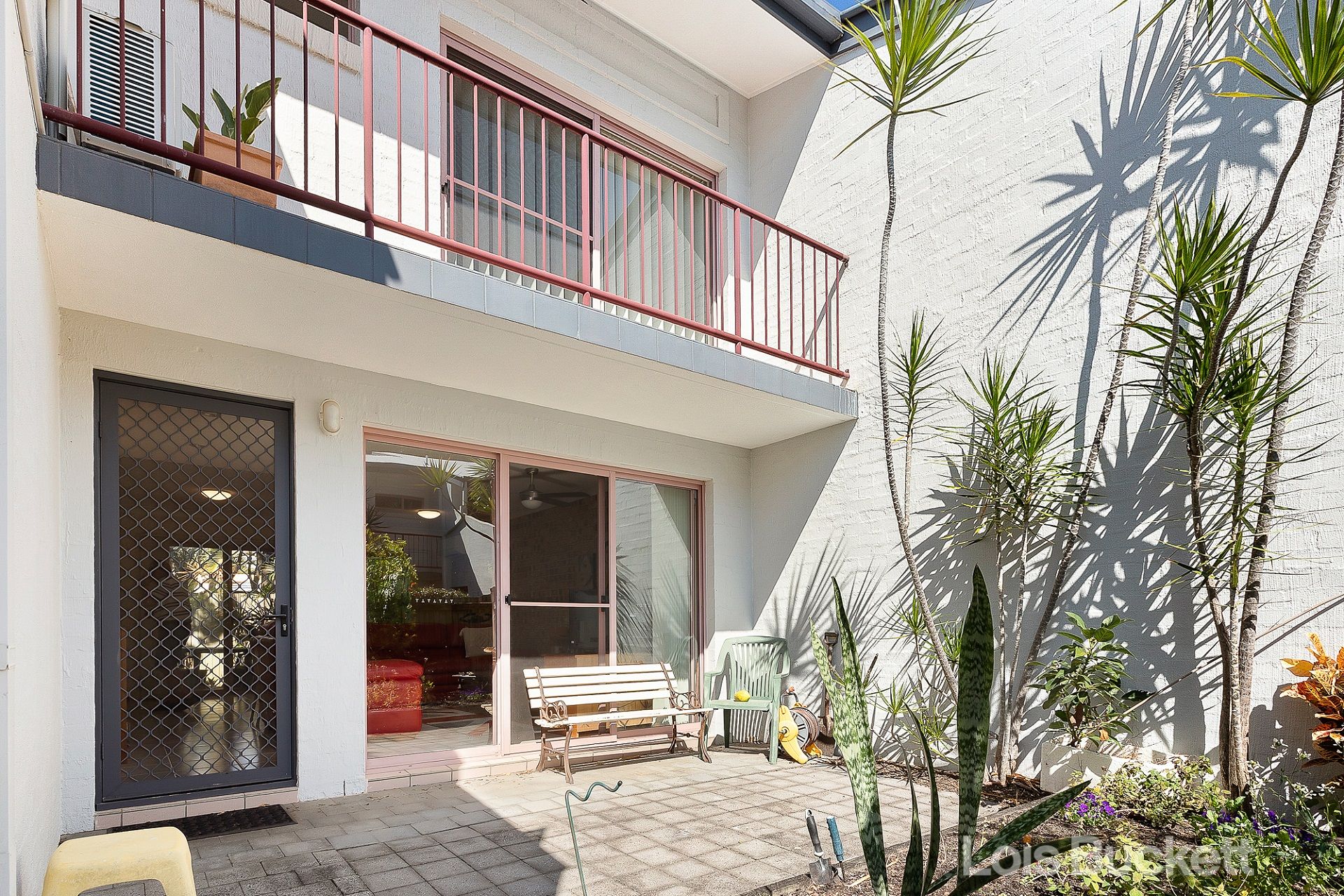 2/4244 Armstrong Street, Suffolk Park Lois Buckett Real Estate