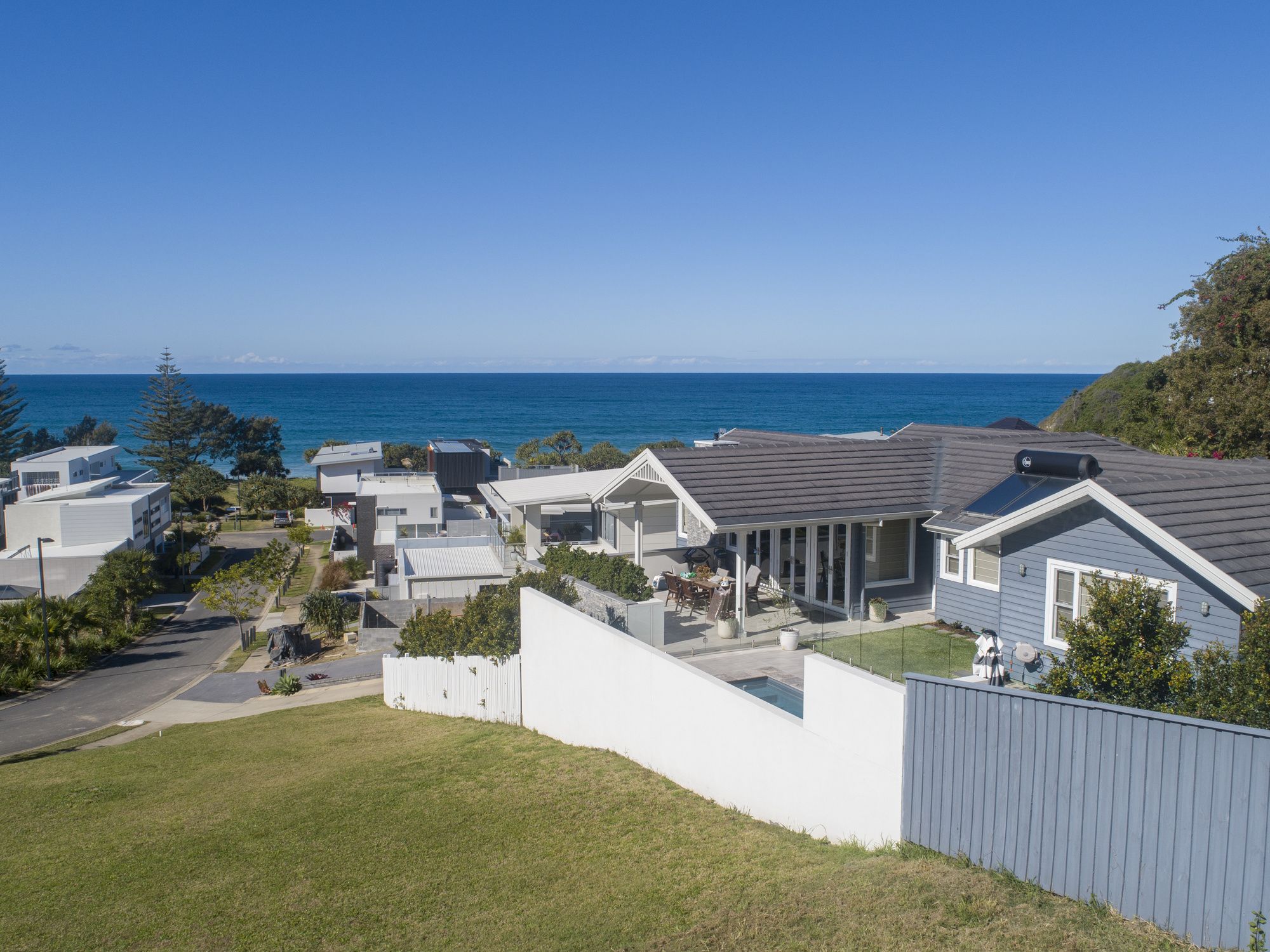 For Sale 8 Beachview Drive Sapphire Beach , NSW
