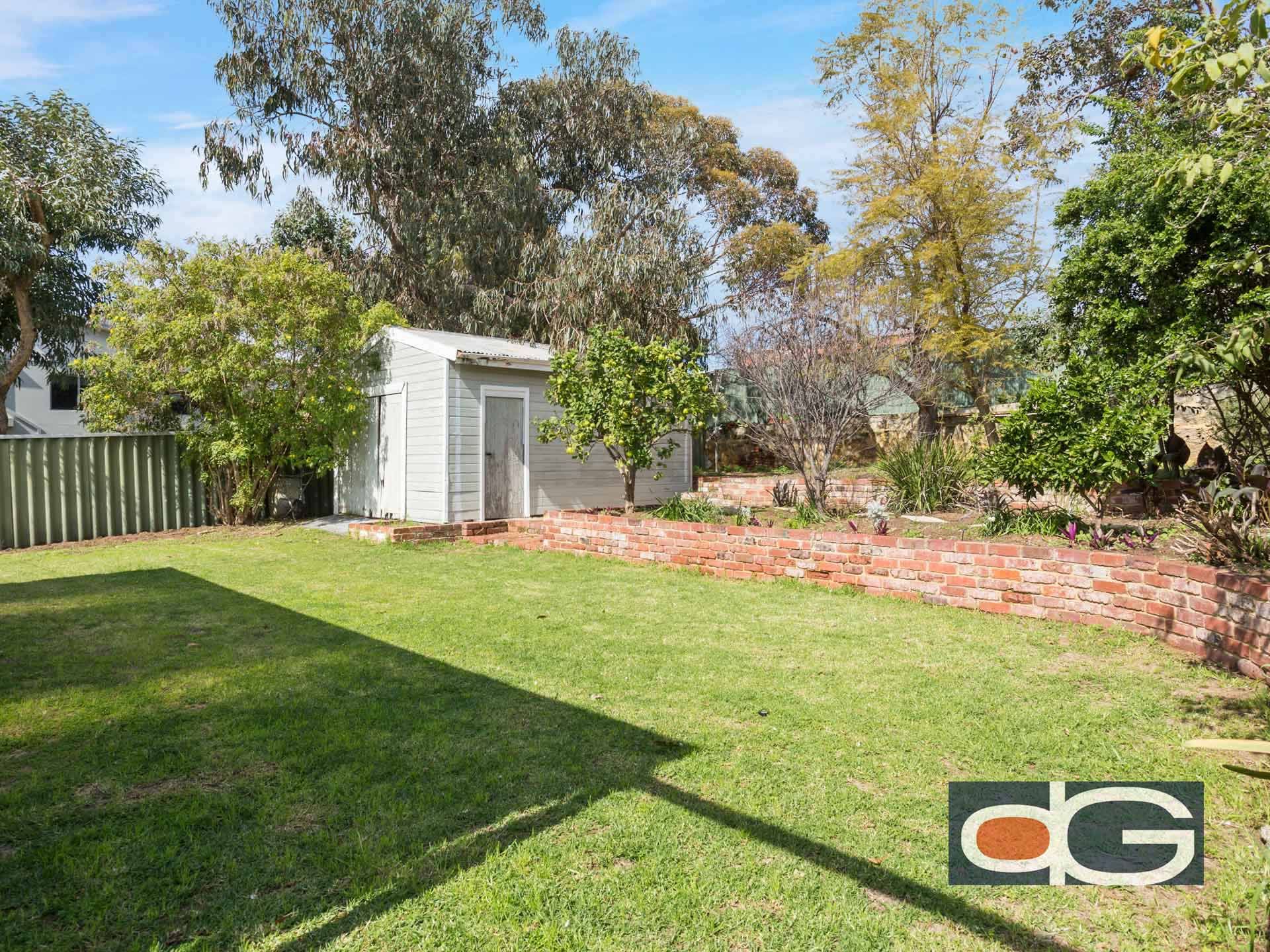 17 Elizabeth Street White Gum Valley , WA 6162 House For Lease