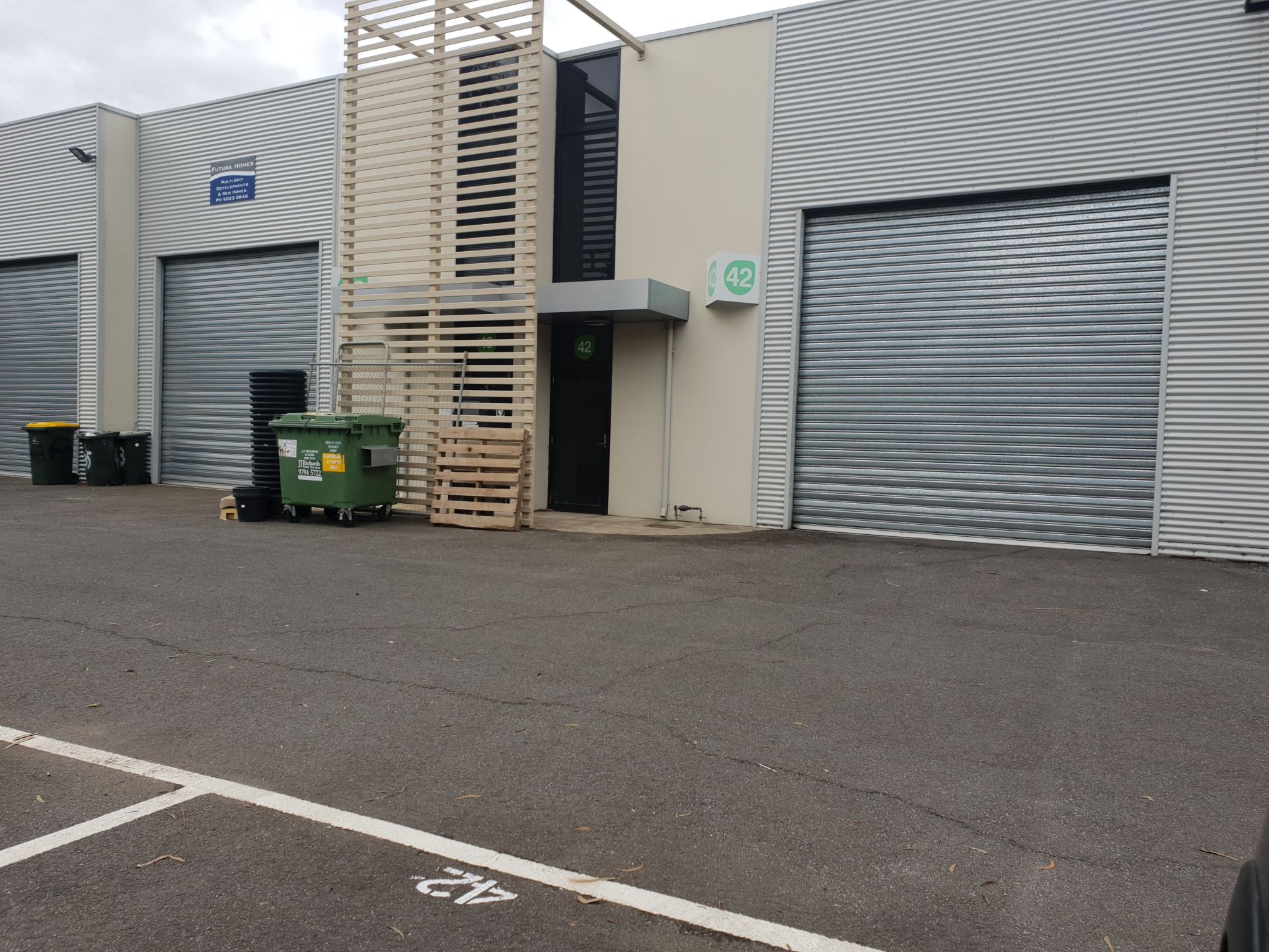 Real Estate For Commercial Lease 42/3 Matisi St Cnr Mansfield Street
