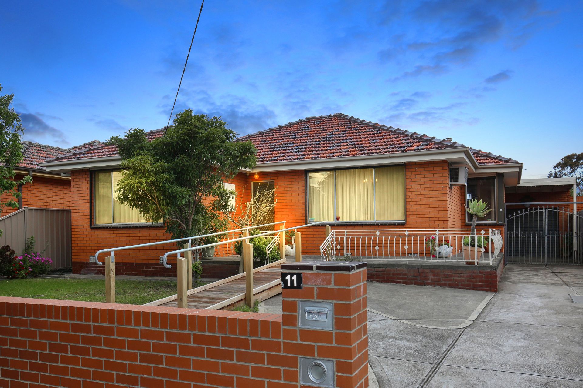 Real Estate For Sale 11 Kingsway Drive Lalor , VIC
