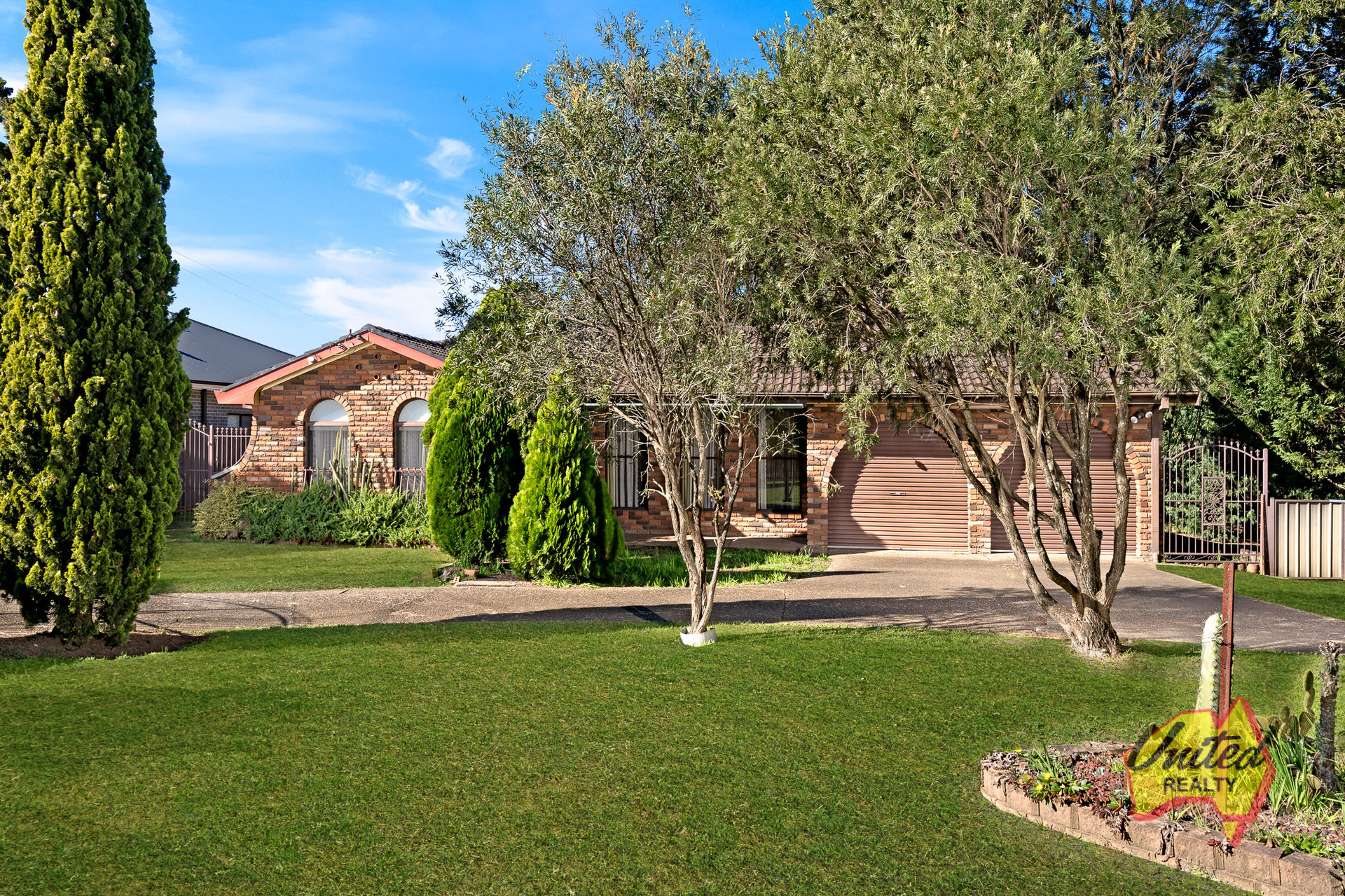 102104 Silverdale Road, Silverdale United Realty