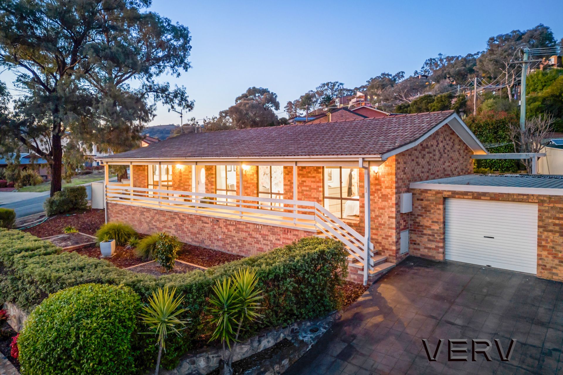 1 Coyne Street, Fadden VERV Property