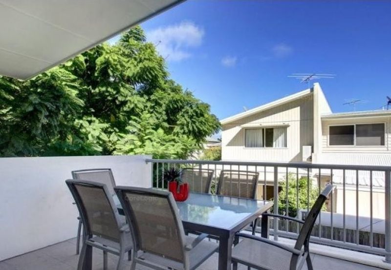 4/32 Windsor Street, Hamilton AUMR Property