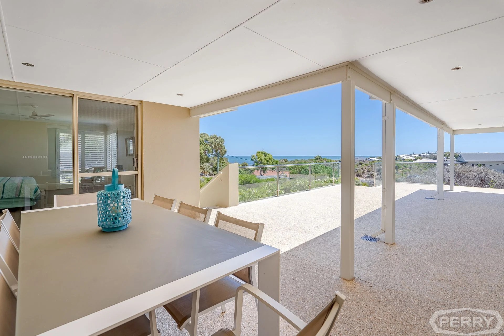 11 Oceanic Drive, Dawesville H.& N. PERRY