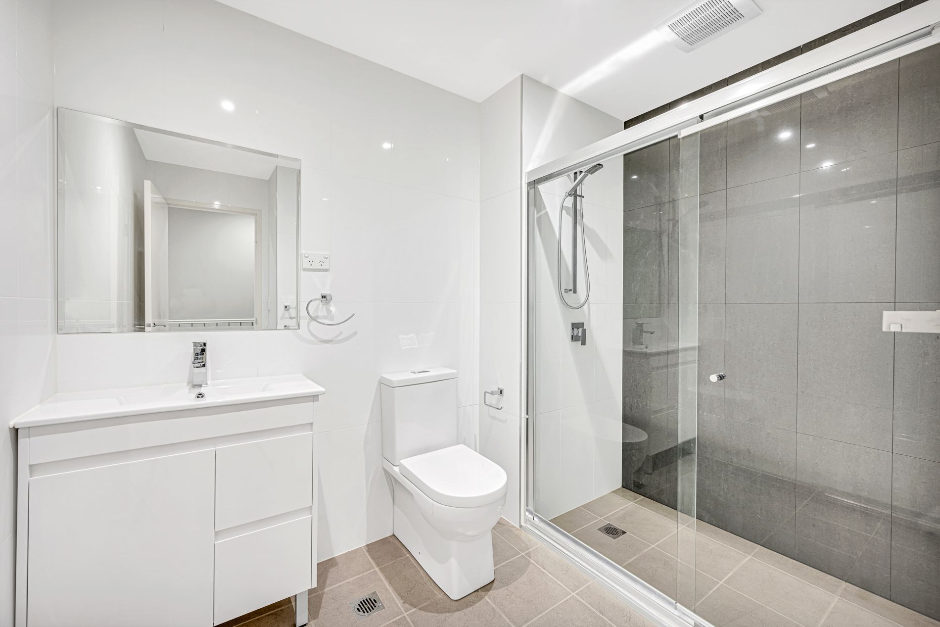 Real Estate For Lease 102/25 Railway Road Quakers Hill , NSW