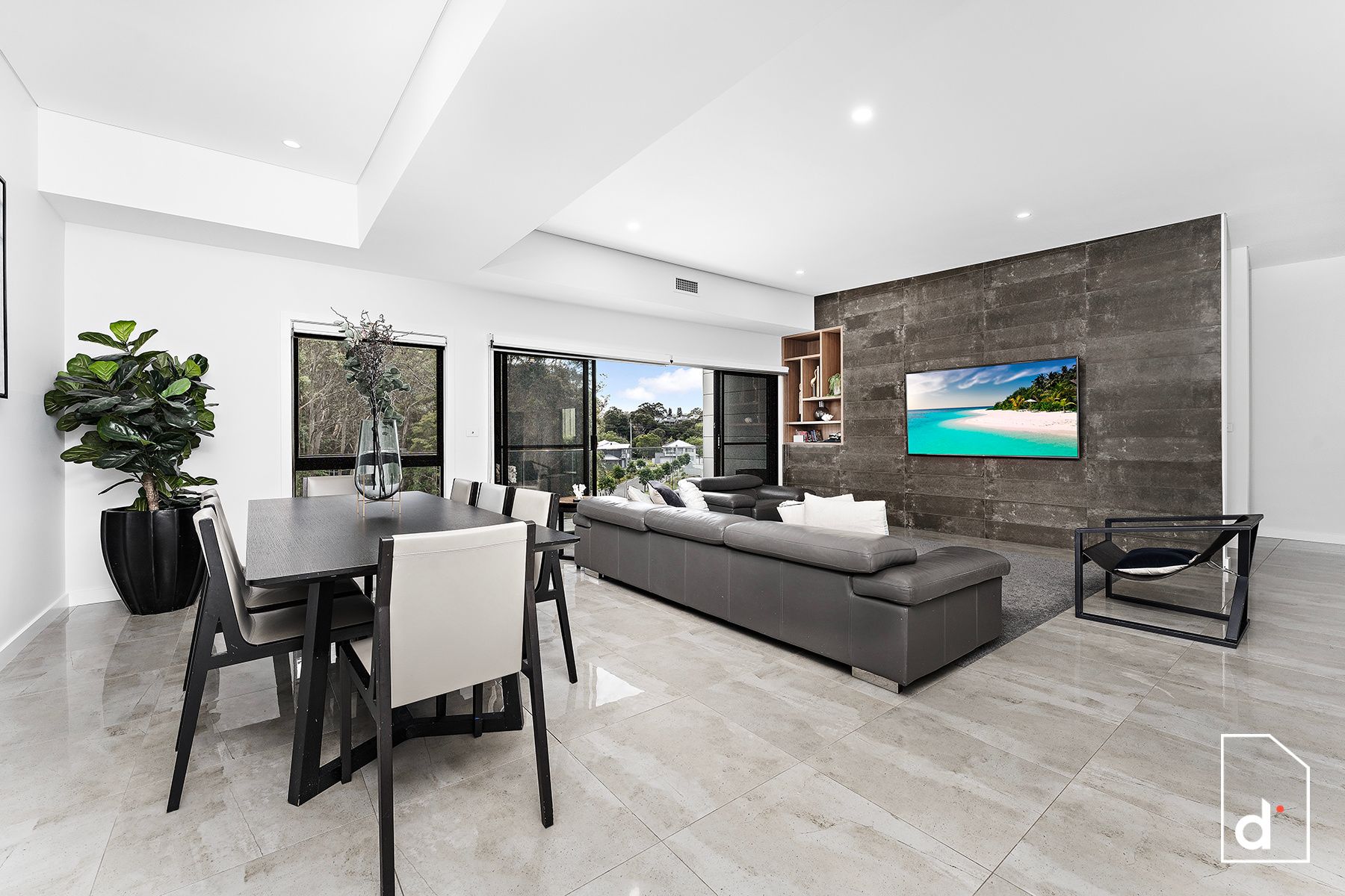 Sold property 1600000 for 45 Redgum Forest Way Figtree , NSW 2525