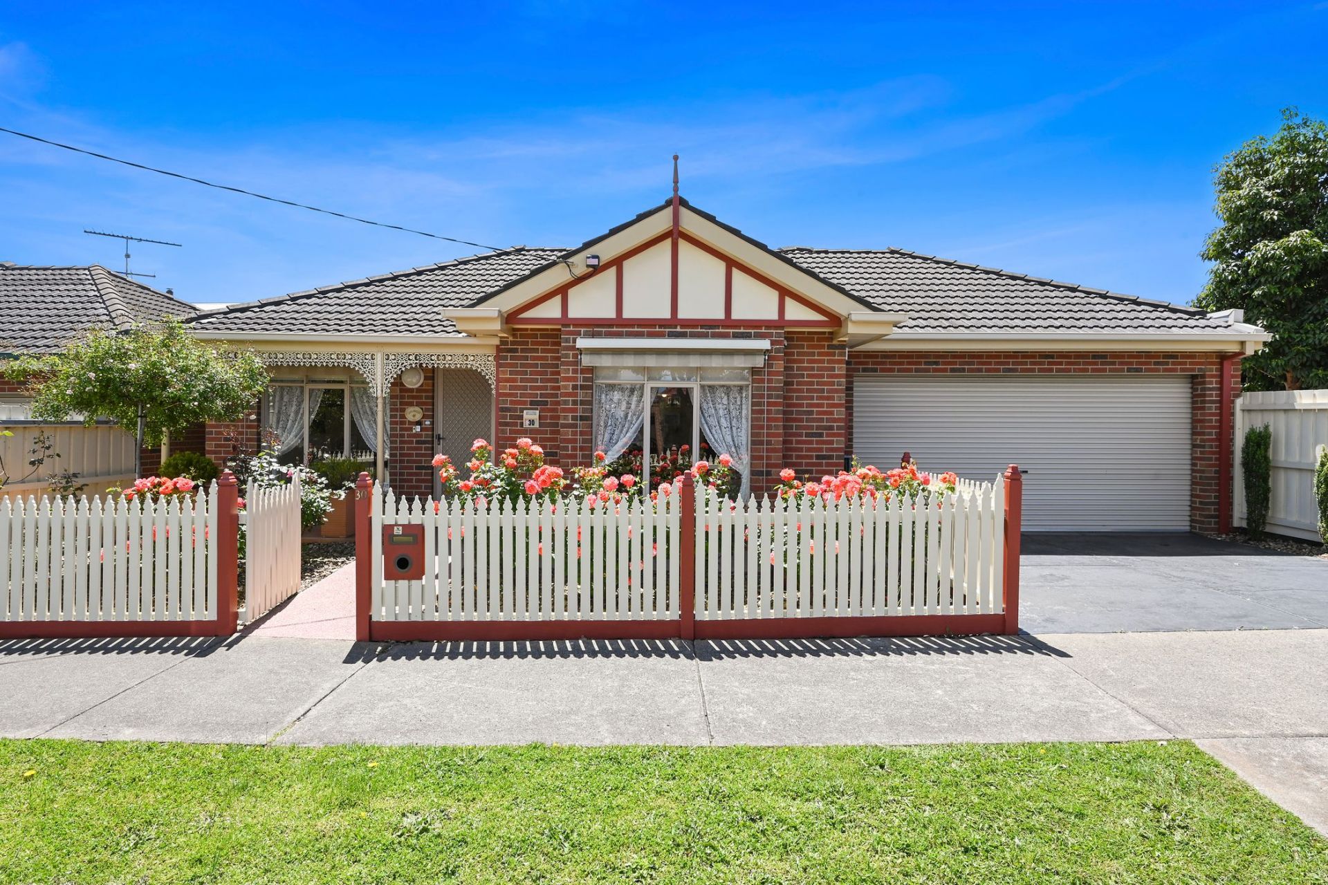 30 Shackleton Street, Belmont Maxwell Collins Real Estate
