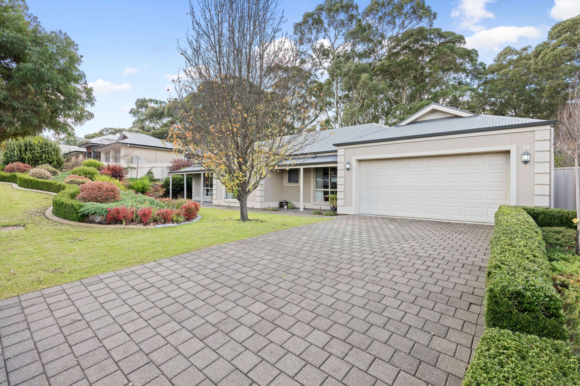 20 Hillcrest Court, Littlehampton Adcock Real Estate