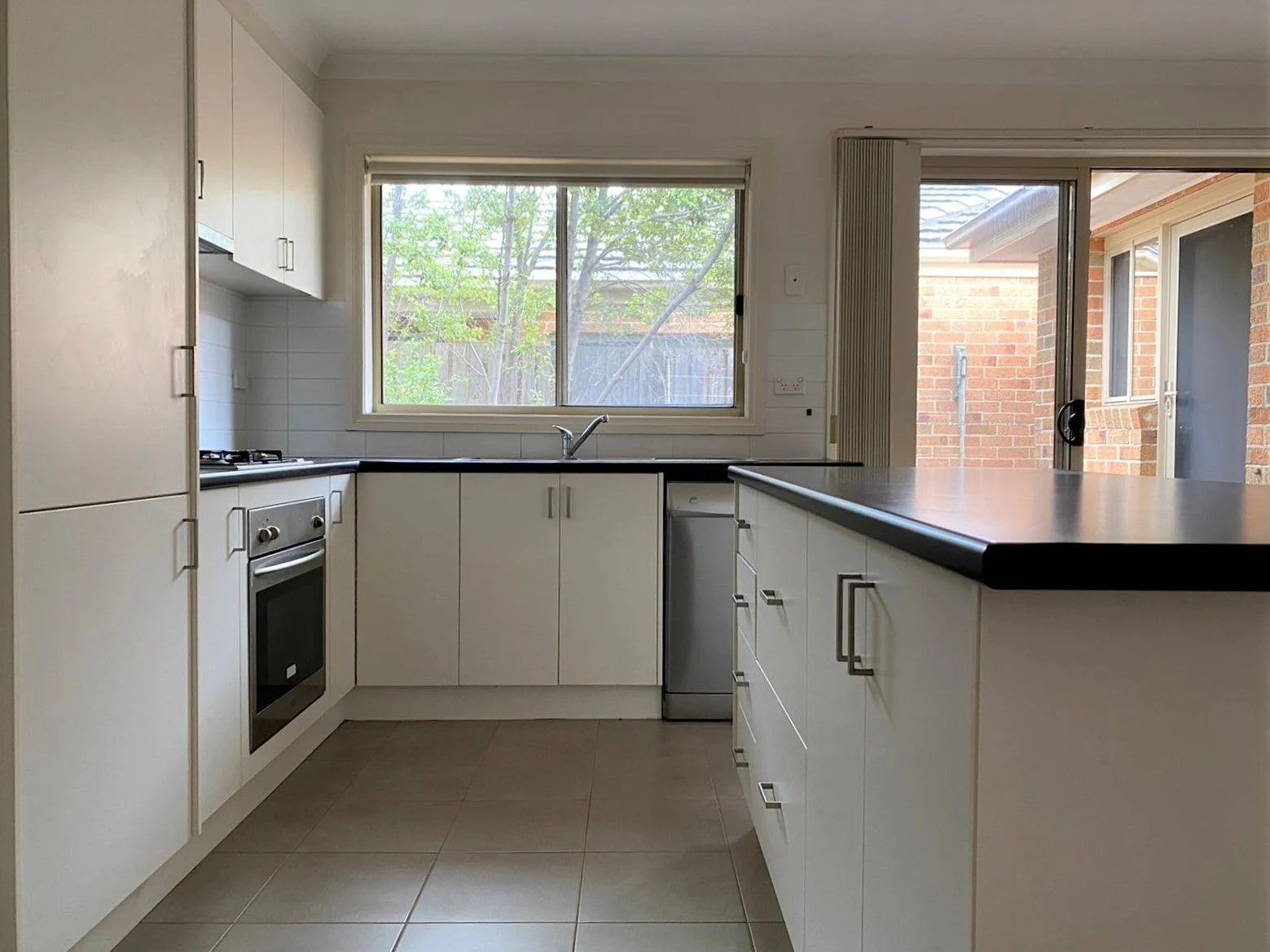 Real Estate For Lease 7 Jindabyne Avenue South Morang , VIC