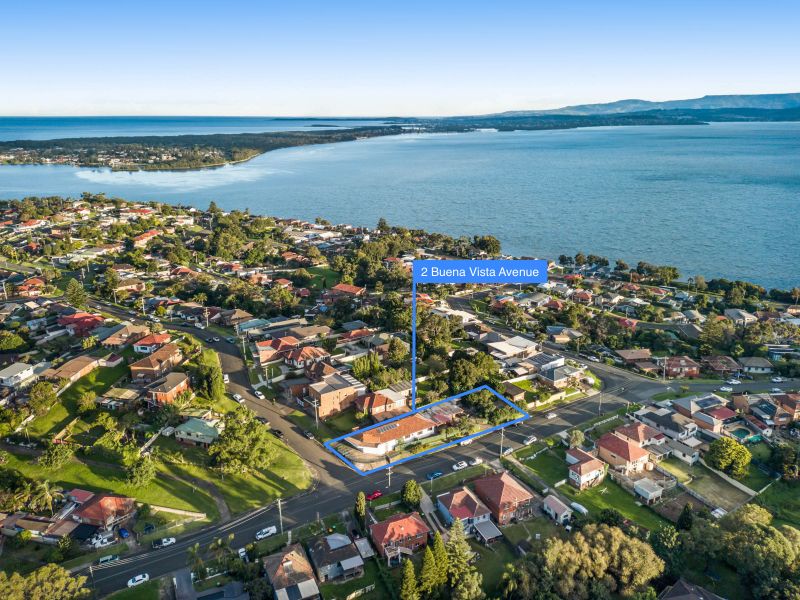 Real Estate For Sale 2 Buena Vista Avenue Lake Heights , NSW